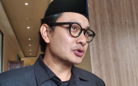 Bupati Purworejo Agus Bastian Mundur