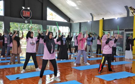 Srikandi Ganjar Gelar Pelatihan Olahraga Pound Fit Bareng Milenial