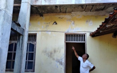 Rumah Warga Rusak Terkena Getaran Alat Berat Proyek Tol