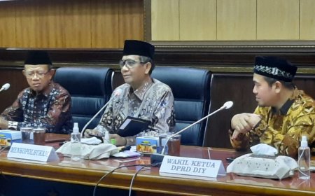 Jadi Pembicara di DPRD DIY, Menkopolhukam Mahfud MD Beber Makna Hijrah