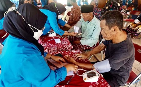 “Sehari Bersama Respati” di Bantul, UNRIYO Gelar Pemeriksaan Kesehatan Hartis hingga Digital Marketing  