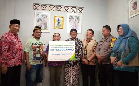 BPJS Ketenagakerjaan Serahkan Santunan Kematian Kepada Dua Ahli Waris