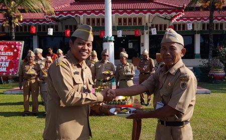 Pensiun, Tujuh ASN Pemkab Klaten Dilepas Saat Apel Pagi