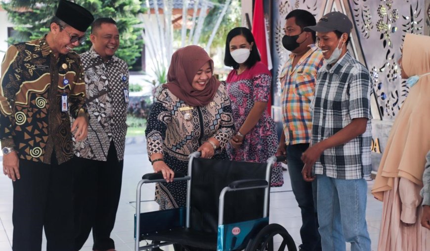 Disabilitas dan Lansia Peroleh Bantuan, Program Jaring Pengaman Sosial