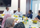Karyawan Berkantor di Jalan Arungbinang Kebumen Jalan Sehat Berkostum ala Karnaval