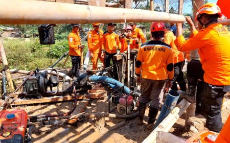 Evakuasi Delapan Penambang di Ajibarang Dihentikan