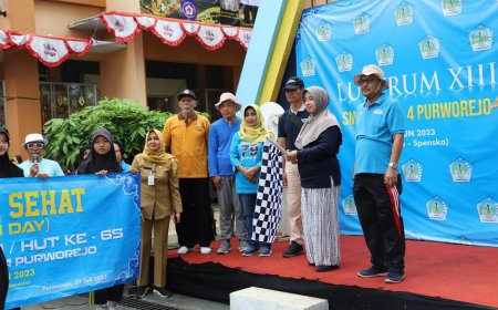 Jalan Sehat Menandai Lustrum XIII SMPN 4 Purworejo