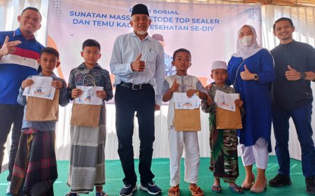 Mantan Bupati Sleman Sri Purnomo Khitankan 1.000 Anak Keluarga Miskin
