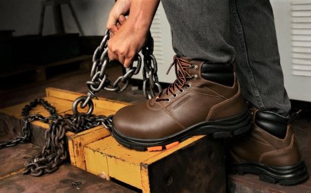 BSN Menetapkan Sepatu Pengaman Ber-SNI