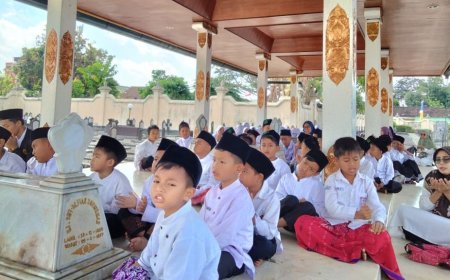 Sambut HUT Ke-78 RI, SD NU Galur Ziarah ke Taman Makam Pahlawan