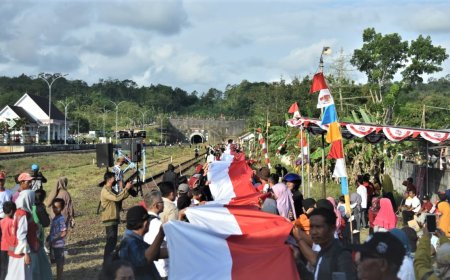 Di Terowongan Kereta Api Ijo Terbentang Bendera Merah Putih Sepanjang 1.000 Meter
