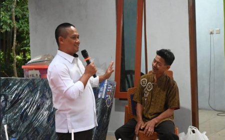 Komunitas Sedulur Kebumen Menyerahkan Bantuan Rumah Layak Huni