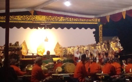 Wayang Kulit di Ar Raihan Menarik Minat Penonton