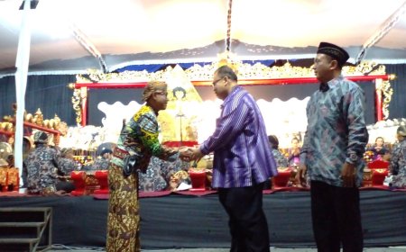 Sport Center Diresmikan, UMBY Turut Melestarikan Wayang Kulit