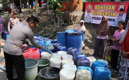 Warga Kesulitan Air Bersih Bertambah, Polres Kebumen Kirim Bantuan
