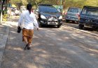 Jalan Kawasan Pantai Dewaruci Jatimalang Dibongkar, Pedagang Mengaku Rugi