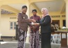 Peserta Upacara Hari Jadi Kalurahan Margoagung Berbusana Jawa