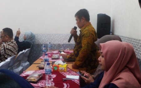 Dengan suara Bergetar Fardhanatun Mengadu ke Anggota DPR RI