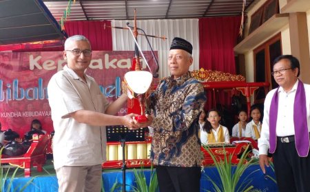 Gereja Kristen Jawa Canden Terima Hibah Gamelan