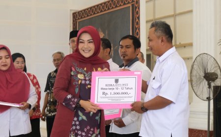 Ribuan GTT dan PTT di Klaten Menerima Tunjangan Kesejahteraan