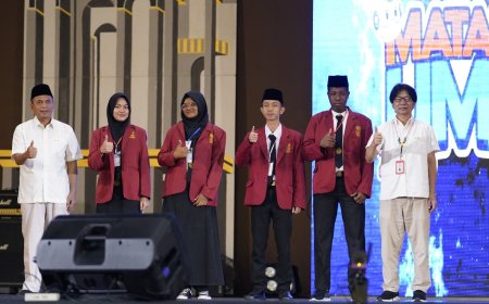 Sutradara Ismail Basbeth Ajak Mahasiswa Baru UMY Tidak Bingung 