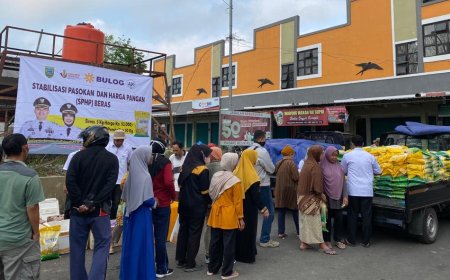 18 Ton Beras Medium Terjual Habis Kurang dari Empat Jam
