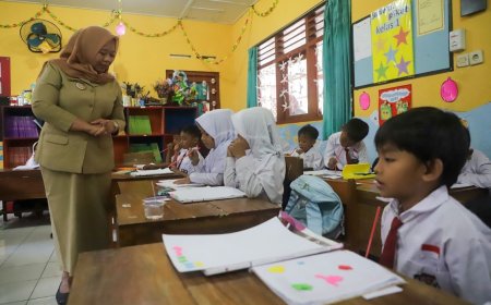 Di Depan Anak-anak, Bupati Sleman Berperan sebagai Bunda PAUD