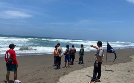 Dua Pelajar Terseret Ombak Pantai Cemara, Seorang Belum Ditemukan