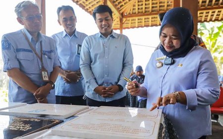 Bupati Serahkan Bantuan DAK Pertanian Rp 8,8 Miliar