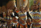 Ribuan Warga Memeriahkan Pawai Budaya Garis Imajiner