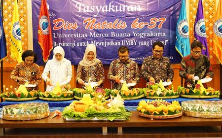 Gelar Kirab Tumpeng Saptasari, UMBY Tetap Berdiri Tegak dan Eksis