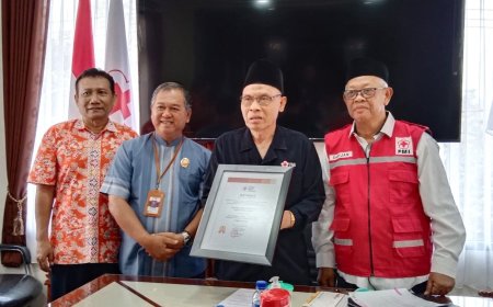 PMI Sleman Terima Sertifikat Pusat Unggulan Pembinaan PMR