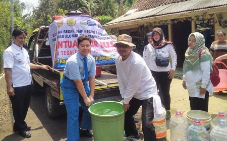 Keluarga Besar SMPN 3 Purbalingga dan Alumni Salurkan Bantuan Air Bersih