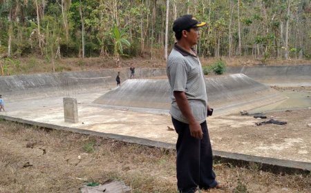 Embung Sidomulyo Saat Kemarau Gersang, Musim Hujan Bermunculan Air Mancur