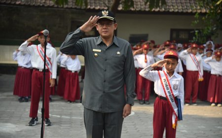 Jadi Pembina Upacara di SDN Denggung, Wabup Sleman Bernostalgia