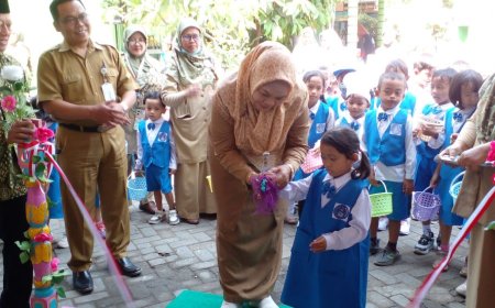 Anak-anak Belajar Membuat Olahan Telur Bebek dan Menjualnya