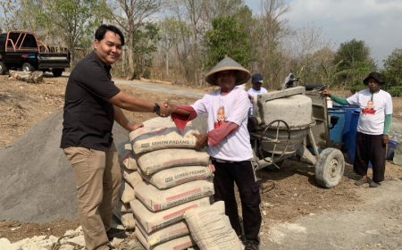 Orang Muda Ganjar Salurkan Bantuan Material untuk Perbaiki Jalan Rusak di Dusun Jombor
