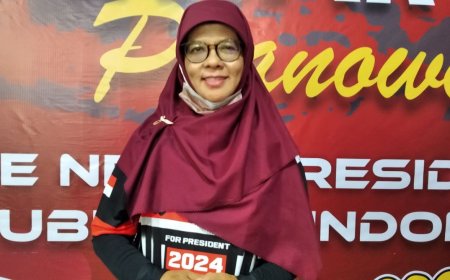 Keluarga Menghibahkan Ganjar Pranowo kepada Masyarakat