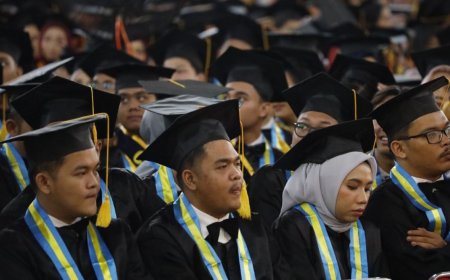 1.192 Mahasiswa UPNYK Diwisuda