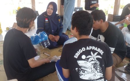 Cukup Pakai Gunting, Galon Bekas Jadi Kerajinan Kap Lampu