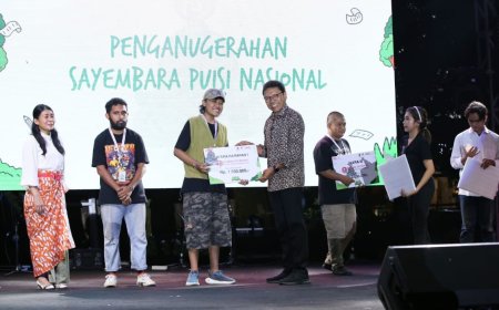 Panggung Sastrastri Meneguhkan Jogja sebagai Ibu Kota Sastra