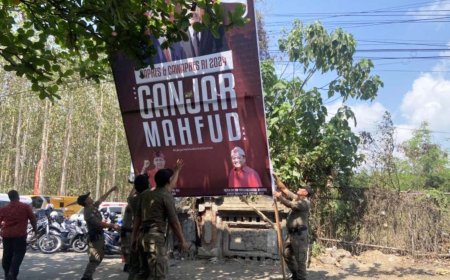 Jokowi ke Bali Baliho Ganjar – Mahfud Dicopoti, PDIP Bereaksi