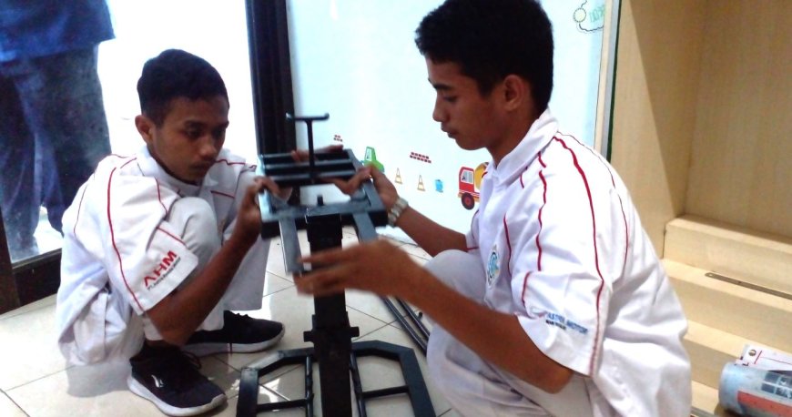 Kupas Kelapa Lebih Mudah, Berkat Alat Ciptaan Pelajar SMK Muhammadiyah Bambanglipuro Bantul