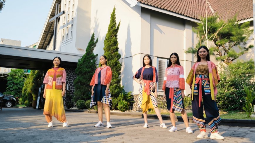 Pekan Budaya GKJ Gondokusuman, Sulap Halaman Gereja jadi Runway Fashion Show