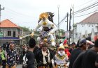 Kirab Bregada dan Ogoh-ogoh Memeriahkan Hari Jadi Kalurahan Margomulyo Sleman