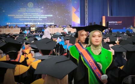 UAD Wisuda 2.398 Lulusan, Mereka Ditantang Hadapi Era Baru