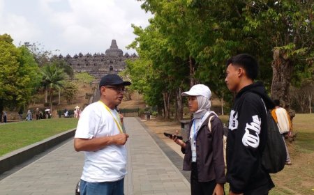 Siswa PKBM Mandiri Outing Class di Candi Borobudur dan Ambarawa