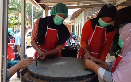 Warga Besole Bantul Membuat Briket dari Sampah