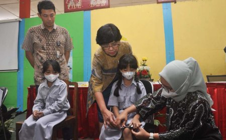 Dukung Penguatan Layanan Kesehatan, BCA Serahkan Bantuan Alat Medis kepada Universitas Gadjah Mada
