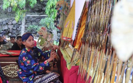 Dalang Cilik Syarif Maulana Tampil di SMPN 3 Sleman